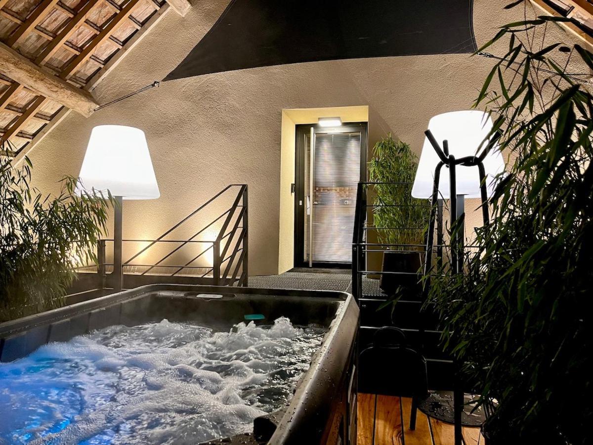 Le Domaine Des Pres Verts Suites & Chambres Avec Jacuzzi Privatif Jouey Dış mekan fotoğraf