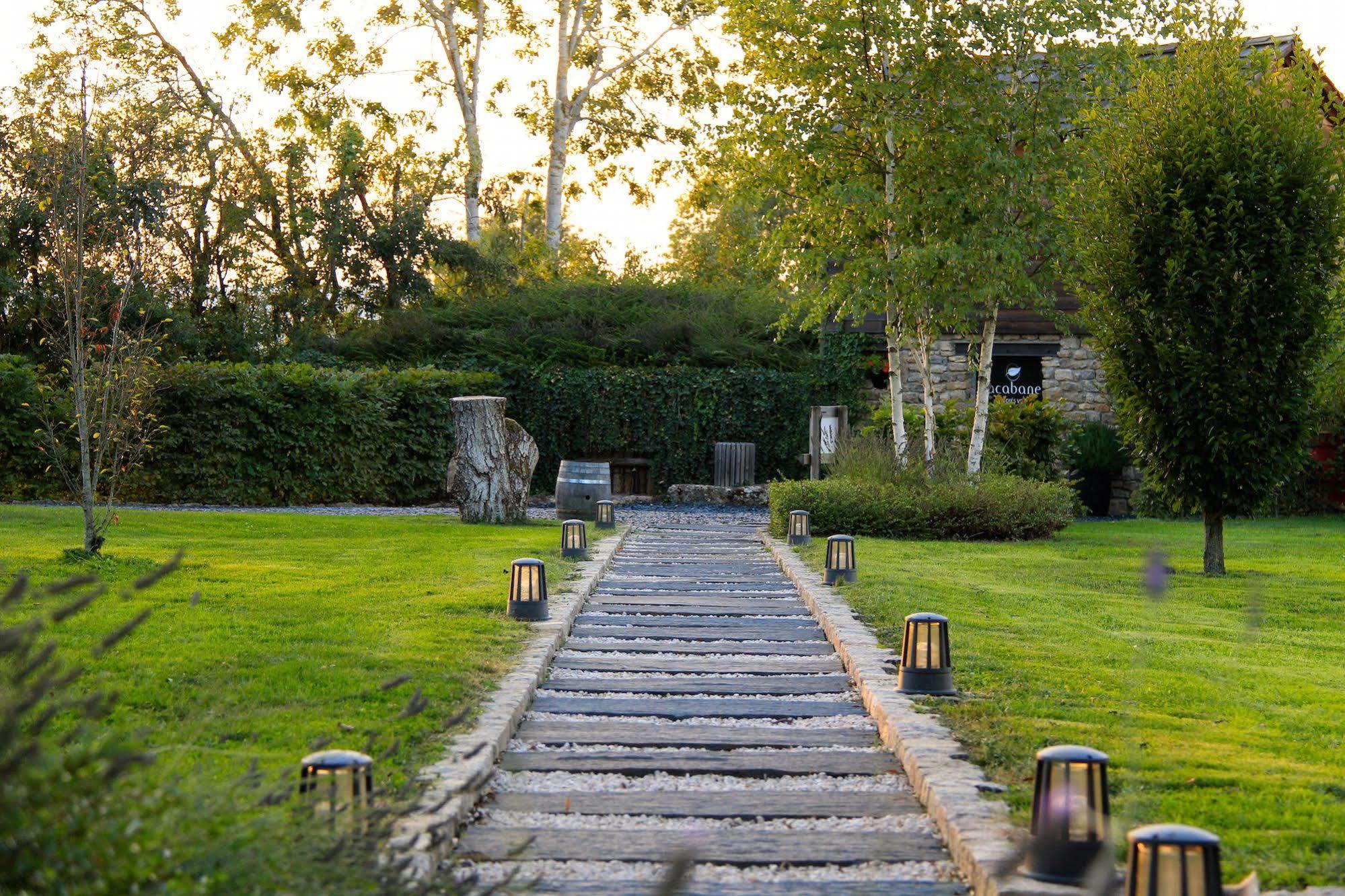 Le Domaine Des Pres Verts Suites & Chambres Avec Jacuzzi Privatif Jouey Dış mekan fotoğraf